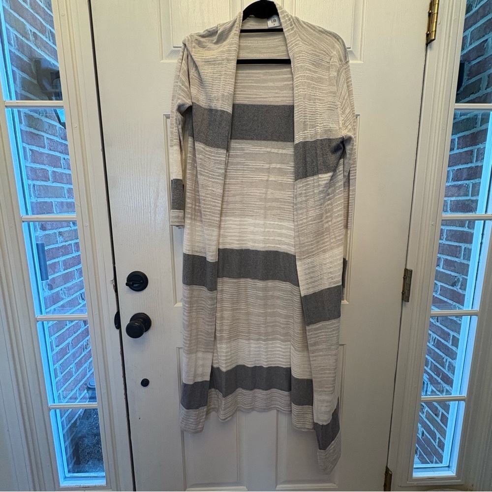 CAbi #5018 Multi-Gray toned Knit Cardigan size M (flexible Sizing w/ open style)